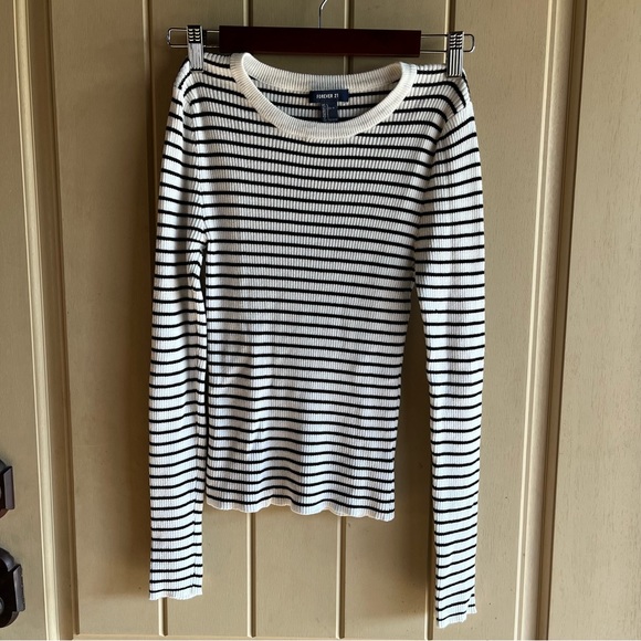 Forever 21 Long Sleeve Shirt - Picture 2 of 4